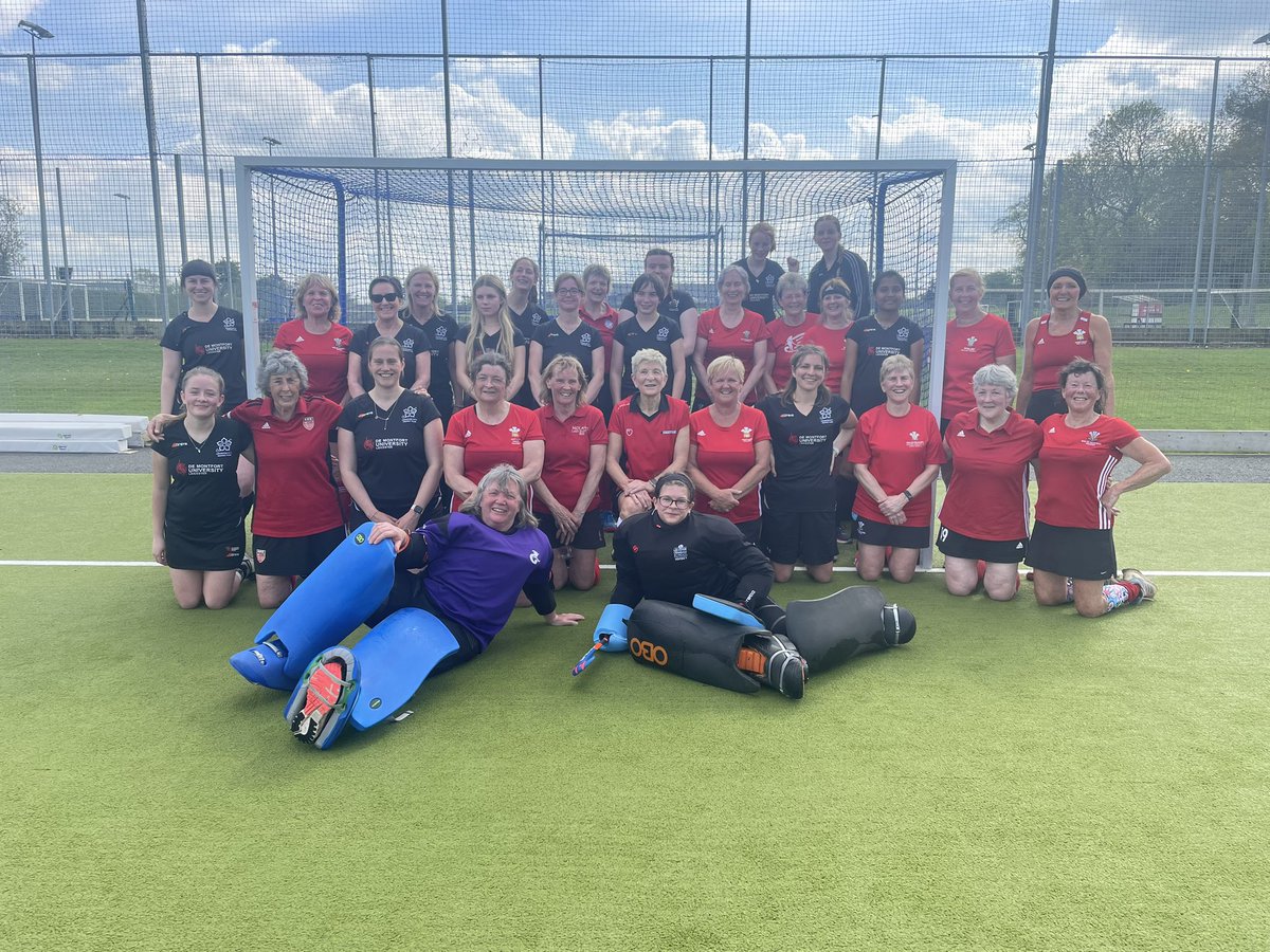 WWMastersHoc65s's tweet photo. A fab day of hockey 🏑 with the @WalesLadiesHock 65s squad today as they took on a very strong Midlands side in the first game &amp; a younger @LeicesterHockey team in the second! Loads of positives to take from the games &amp; plenty of hwyl! What a bunch of legends! ❤️🏑🏴󠁧󠁢󠁷󠁬󠁳󠁿 https://t.co/ytg9u6zfko