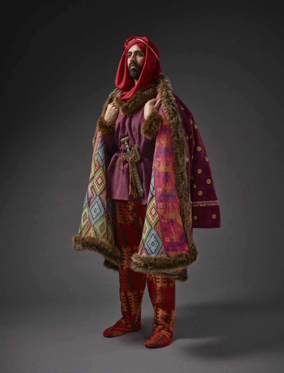 Recreation of Persian/ #Achaemenid riding costume by Lloyd Llewellyn-Jones, for Luxury and power: Persia to Greece exhibition @ the British Museum

⤵️