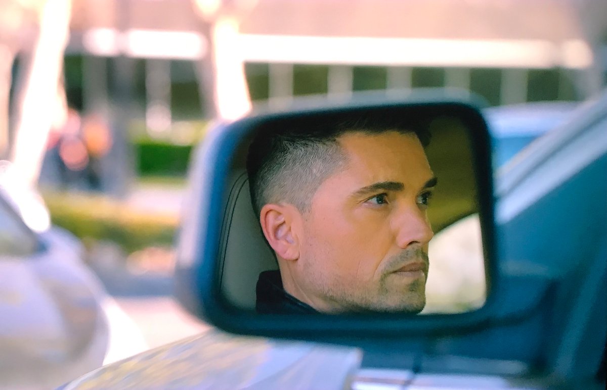 ShowReviewer's tweet photo. 🔥🫠🔥   
Thank you to whoever’s responsible for these close-ups.  #TimBradford  #TheRookie https://t.co/AhxN44wpBr