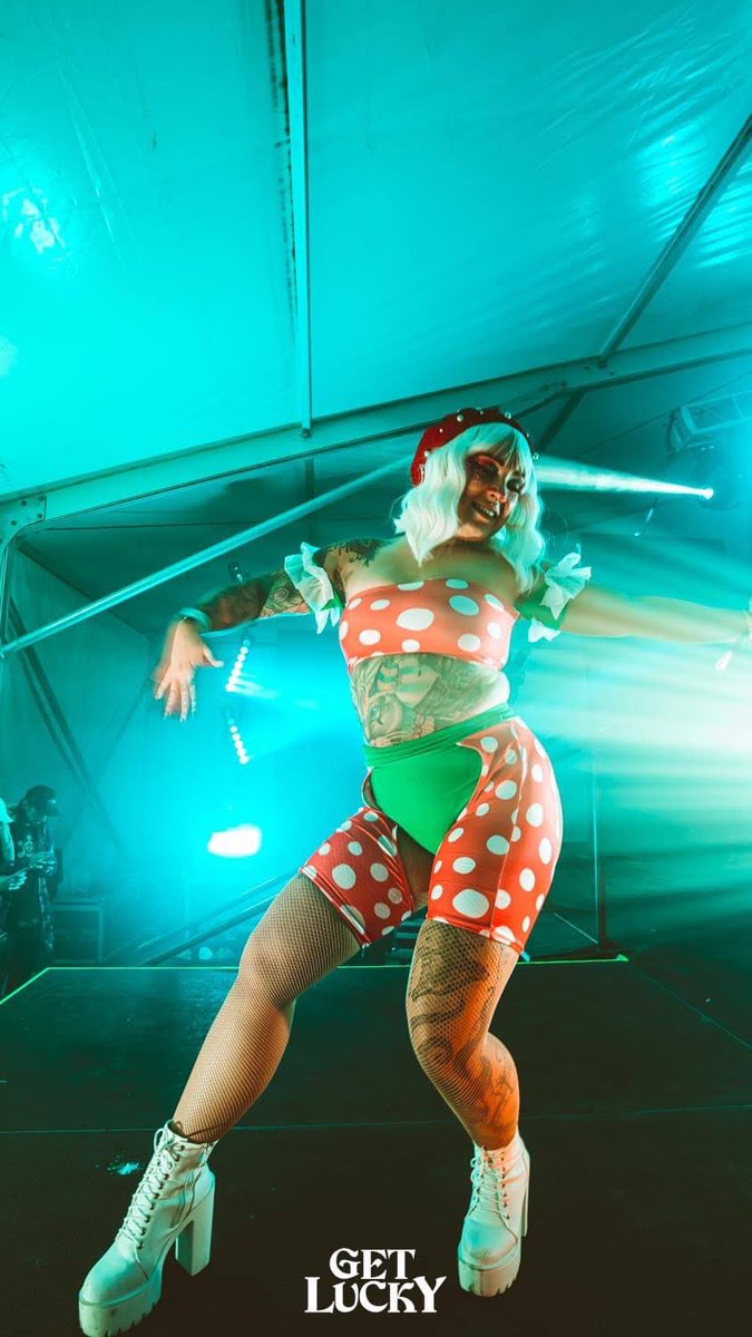 itsmegan93's tweet photo. Bc I just can’t get over this mushroom outfit 🍄 https://t.co/BNRhpDj5FI