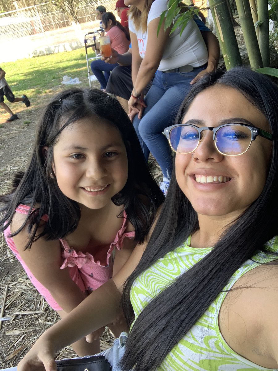 JAYDIEG's tweet photo. @Fatimapalaciosp gracias por la foto con mi sobrina #Renata 🥰 https://t.co/fR5GGO3rUp
