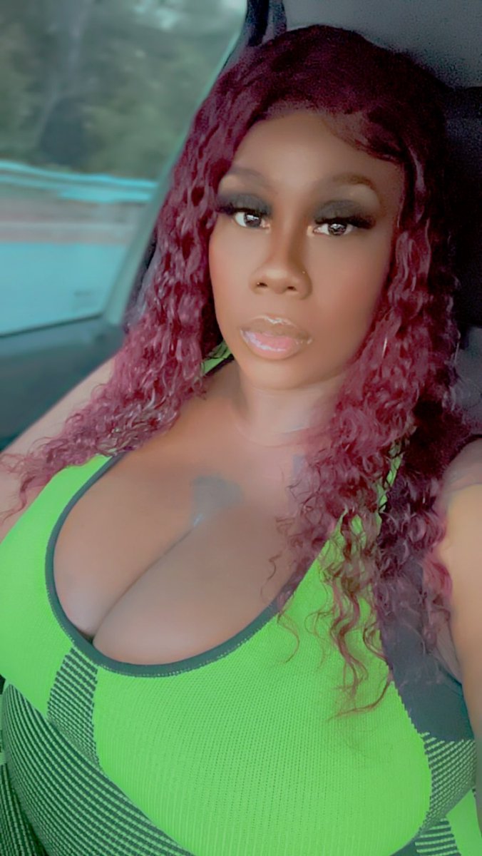 𝙱𝙱𝚆 𝚀𝚞𝚎𝚎𝚗 on Twitter: "Baby what you wanna do 💚"