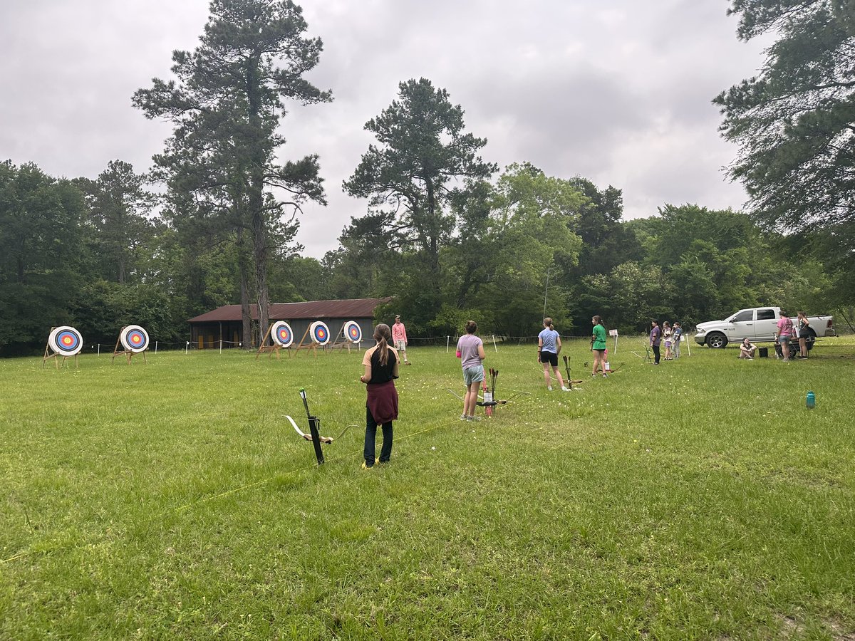 MrsAPetry's tweet photo. From horses one weekend to day hikes and archery the next. I love the opportunities @GirlScoutsGSSJC gives for girls to get outdoors and explore their interests. #SpecialInterestGroups #SIGS #STARS #Backpacking #ArchersInMotion #AIM #GirlScoutLeader #ArcheryCoach https://t.co/SXMWODNbsd