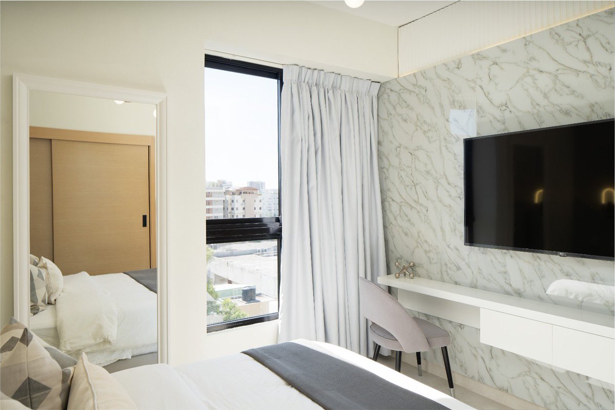 PropiedadesRDDO's tweet photo. Lujoso Apartamento Amueblado en Evaristo Morales, Santo Domingo
2 Habitaciones cada una con Baño 
Cocina con Desayunador
Balcón Grande con Vista Despejada
Sala/ Comedor
Area de Lavado, Cuarto de Servicio
La Torre Posee Piscina, Gimnasio y Mucho Mas
_____
US$220,000 Amueblado https://t.co/6zFqT4fQR7