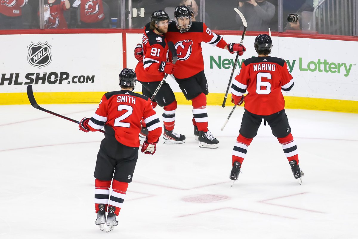 jmstarr_'s tweet photo. Devils got something to smile about (so far)! Up 3-0 after 1. Shot for @TheHockeyWriter. https://t.co/uinAyEwGY9