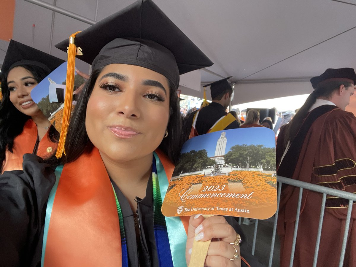 lesliemv12's tweet photo. After 4 long years, I can proudly say I graduated with my Bachelor’s of Science in Nursing!! 🫡

• 3.9 overall GPA
• University Honors 8/8 semesters
• First-Generation 🇸🇻🇭🇳
• 21 years young 

Coming soon to Memorial Hermann’s Labor &amp; Delivery unit! 🤘🏽🩺
#TexasEx #UTAustin https://t.co/fvFmzeXr3c