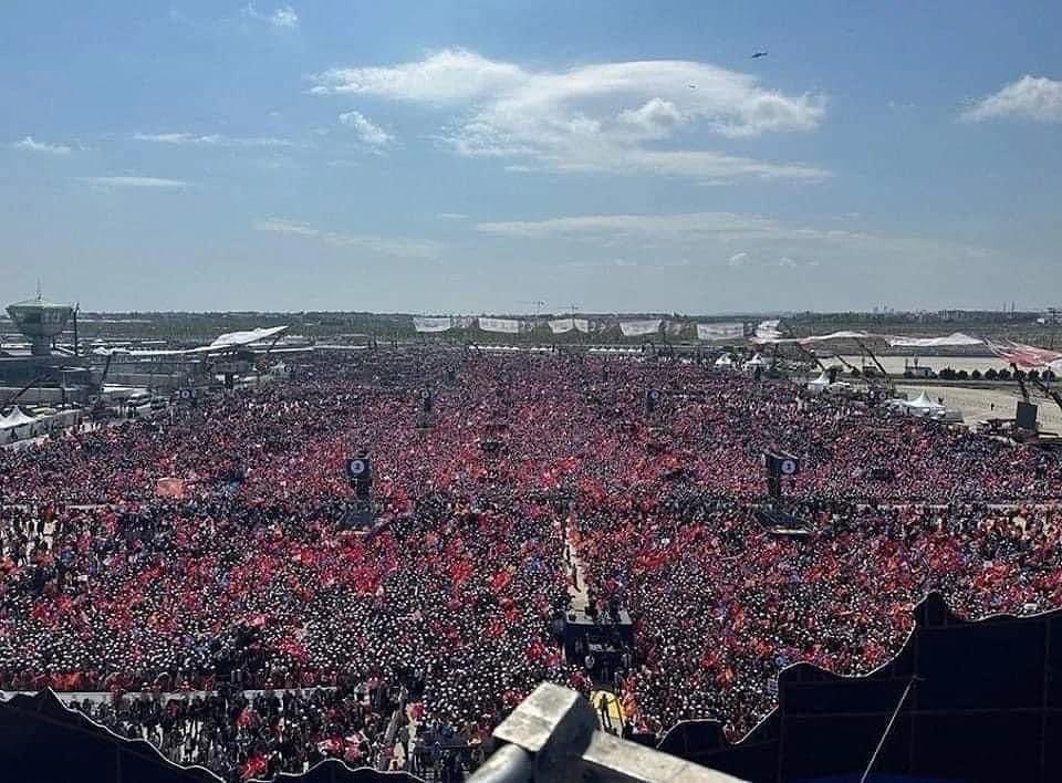 akbasfurkan41's tweet photo. Sen bize,  #TürkiyeSanaEmanet https://t.co/JUe0YMkjLx