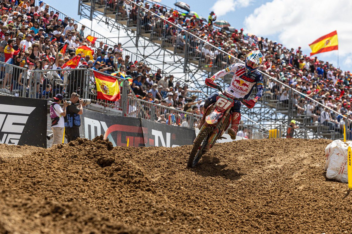 Este finde ha sido una pasada. Me habéis hecho sentir muy querido. El resultado no es el que esperaba, pero el campeonato es muy largo. Seguiré peleando hasta la última vuelta 🛑🔥🇪🇸 📸 <a href="/JPAcevedoMX/">Juan Pablo Acevedo</a> P.4