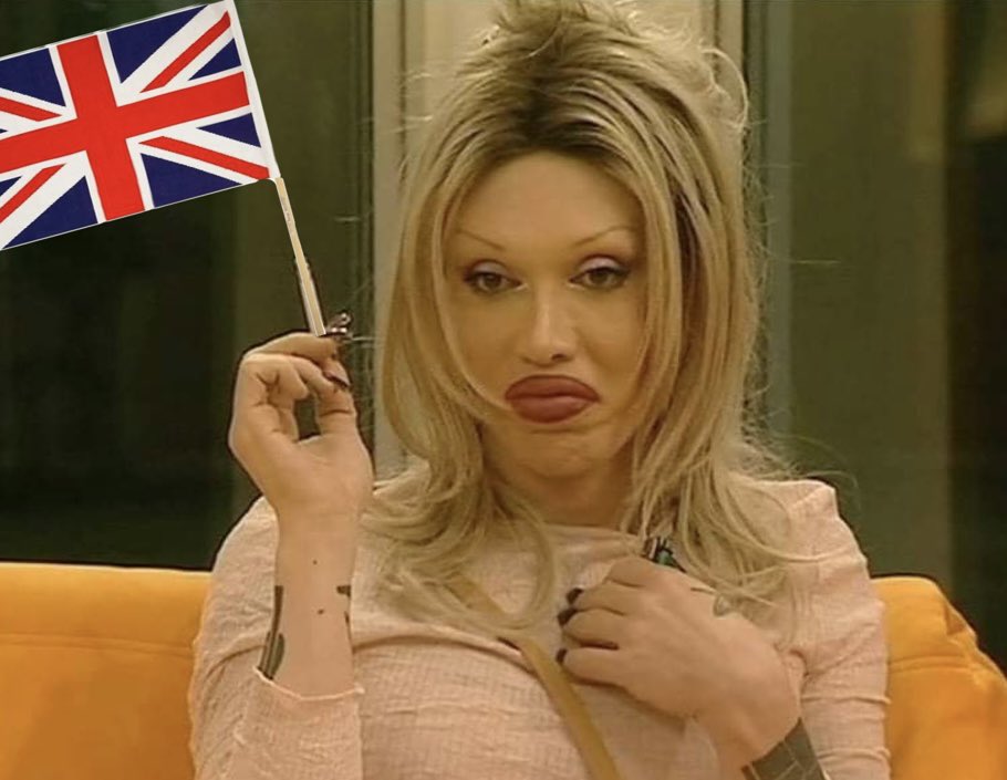 graceyldn's tweet image. Camilla watching Lionel Richie #CoronationConcert