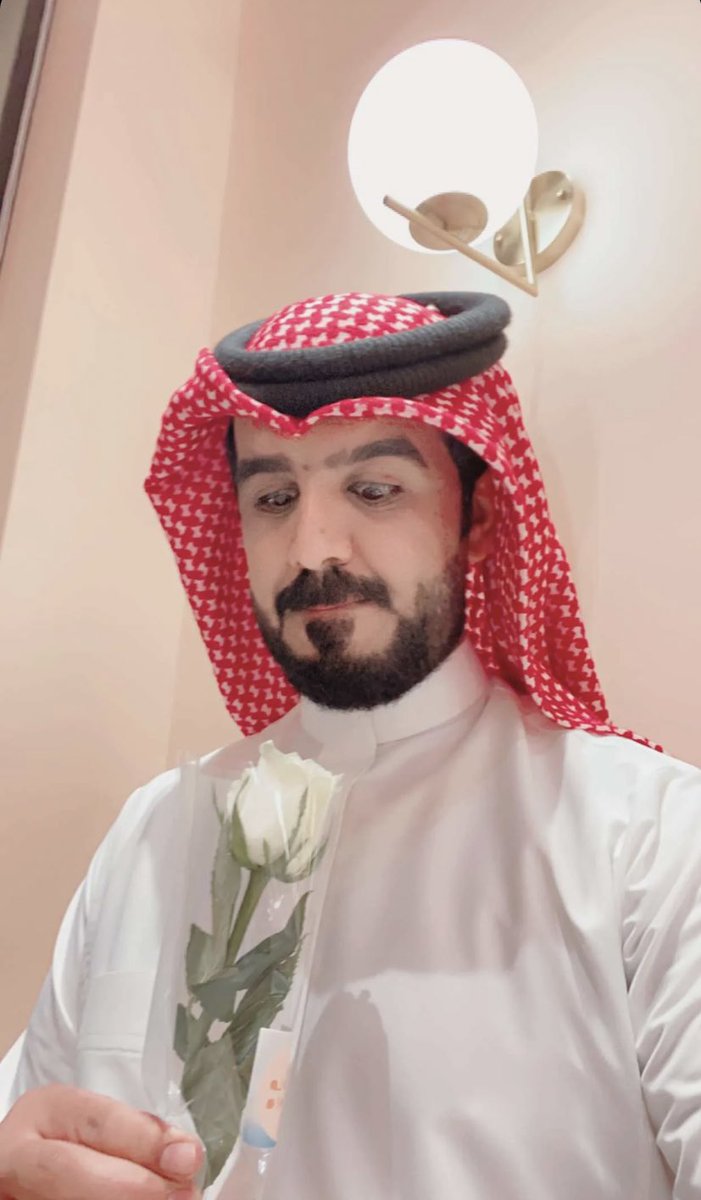 Dbndaloog's tweet photo. شكله كان يتابع سمول كابتشينو قبل يصور .
#عبدالله_الاكلبي https://t.co/DkzHSi9RH4