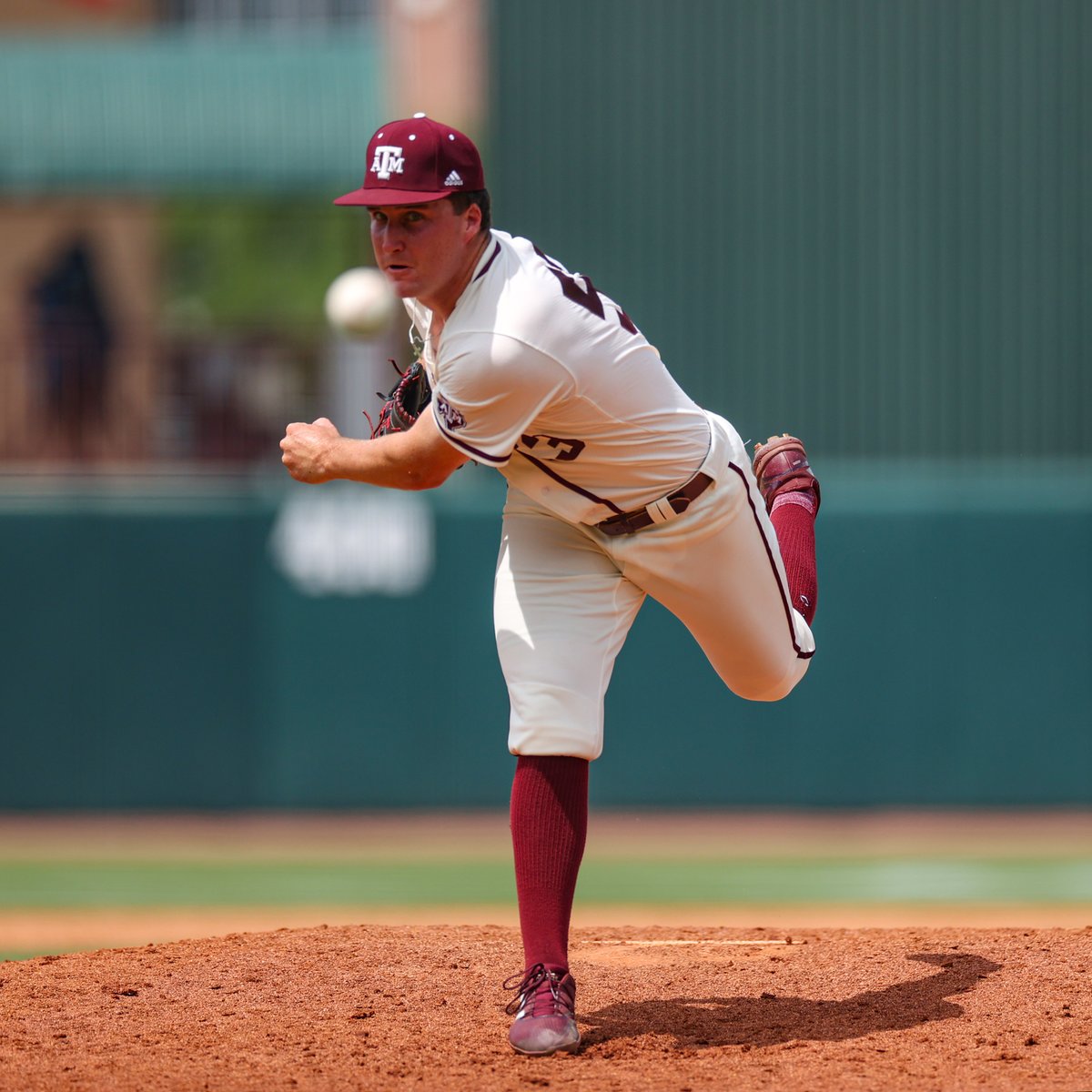 evHIM 👏

Final Line ✖️ <a href="/Ev_Asch_53/">Evan Aschenbeck</a>: 

3.1 IP | 2 H | 1 ER | 1 BB | 5 K