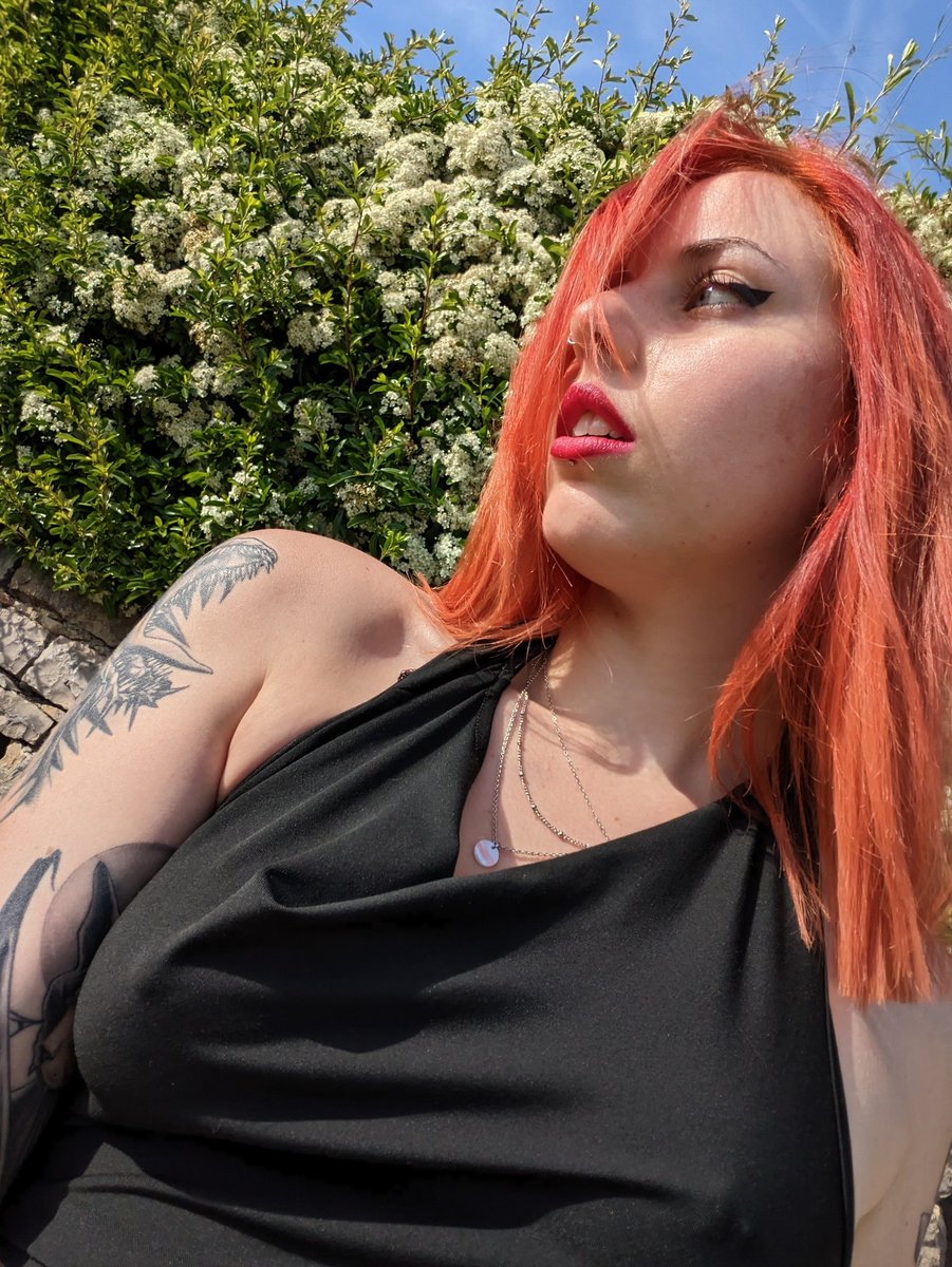 ElisaPhantom's tweet photo. RETOUR EN STREAM !! Et pas sur n'importe quel jeu, sur The Witcher 2 ! Ce soir à 23h30 !
Et j'ai une joyeuseté à vous annoncer !
https://t.co/k4foQxaILP
#thewitcher2 #Streaming #streamer #streamergirl #twitchfr #twitch #twitchaffiliate #streamfr #thewitche https://t.co/vMz1D3WQMh
