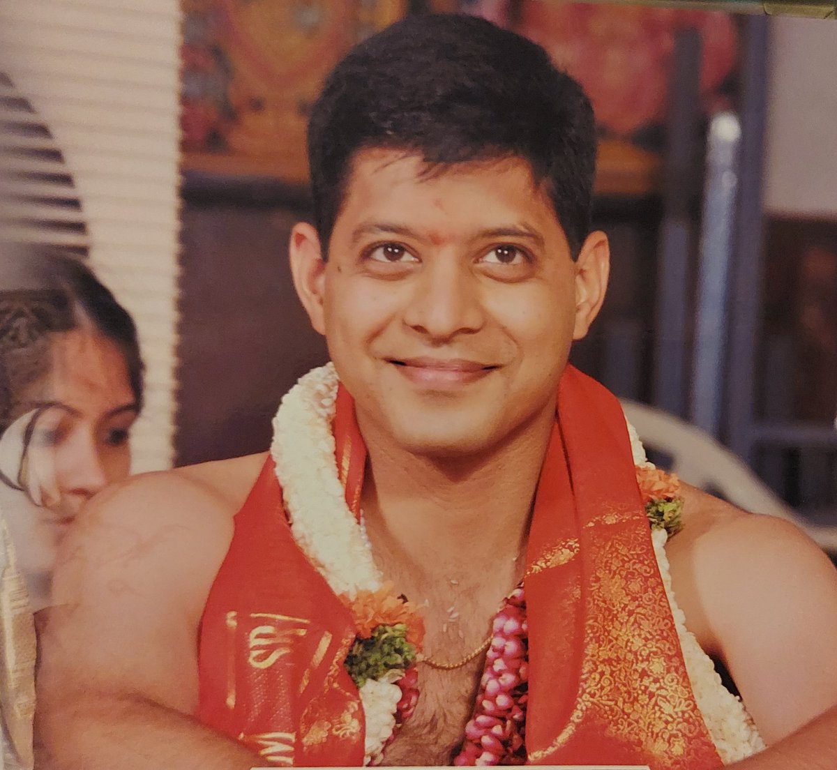 megirish2001's tweet photo. Married at 25
Young Papa at 27 
Veer Balidani at 30
Raja Beta as long as I'm around...

12 years since Akshay made such a handsome Dulha.... nazar utaarna chahiya tha...? 💔 💔 https://t.co/qXabo1sEjG