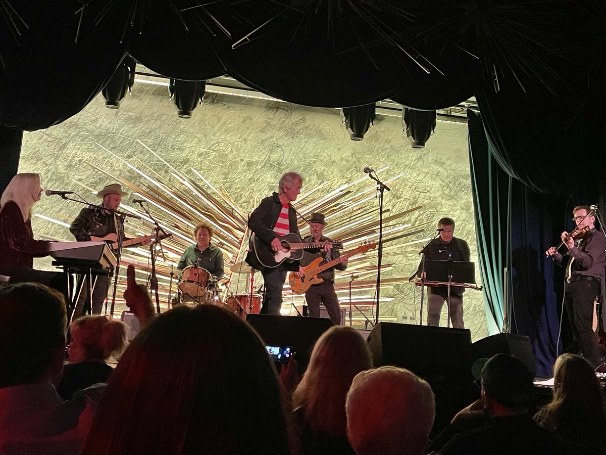RobandTreymusic's tweet photo. Thx to #BirdFest for a great time Sat.! Back on the road tonight in #Chicago at @oldtownschool w/ the incomparable @RodneyJCrowell & Co. on THE CHICAGO SESSONS TOUR! Truly enjoying opening these shows & then sliding into RC's band alongside amazing musicians! {📷: Jason Henke} https://t.co/NqjbJ1tsne