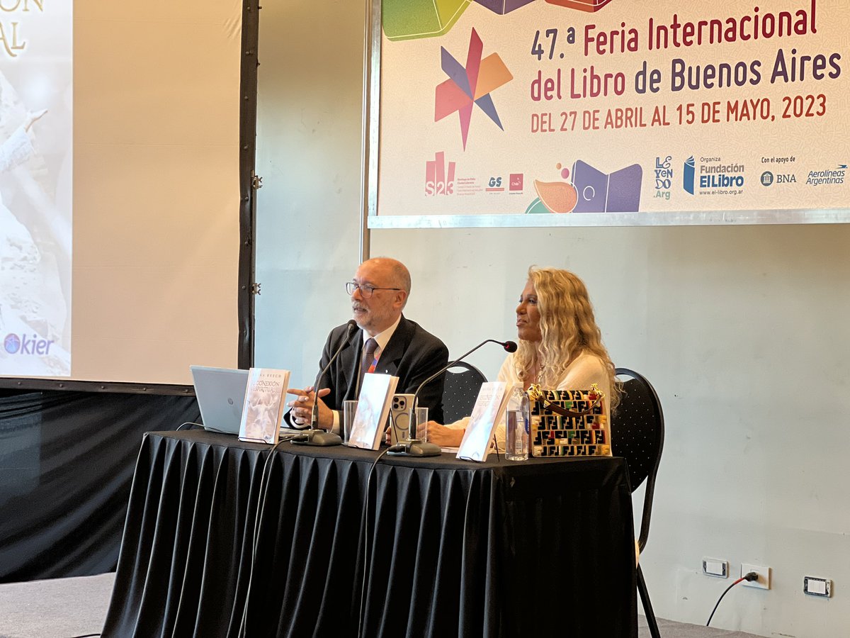 📚 ¡Ya estamos en “Reconexión espiritual - Mi vida, mi método”! 
📌 Sala Victoria Ocampo, Pabellón Blanco de la #FILBuenosAires
🎙️ Presentado por @callaey. Con la participación de @reynareechok
