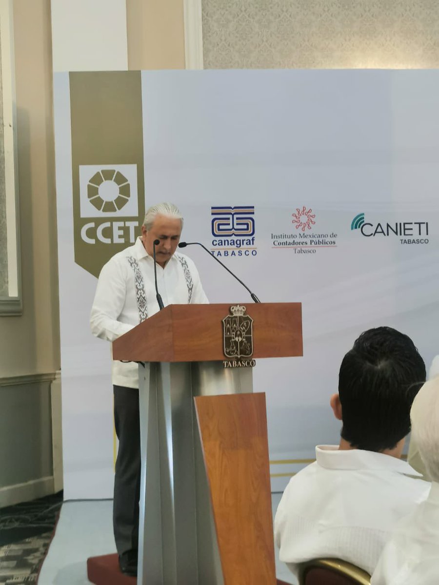 ancer_nal's tweet photo. En el marco de la entrega de la Medalla al Mérito Empresarial 2022, José Manuel Urreta, presidente de @ancer_nal , entregó a Edgar Garduño su nombramiento como presidente de Ancer en Tabasco. https://t.co/Mw0MM4rCqK