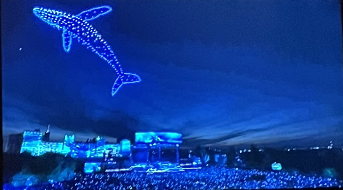 claire_horwell's tweet photo. Drone shows are amazing! Why would anyone want to do air-polluting, pet-scaring fireworks shows anymore when we have this incredible alternative?

#CoronationConcert 
#BanFireworks https://t.co/ksJcxx9rG6