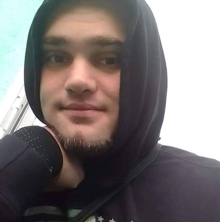KrisMonnerjahn's tweet photo. I guess I don't really get any friends to text me 😔 probably cus I'm ugly https://t.co/PlS6uZYIJS