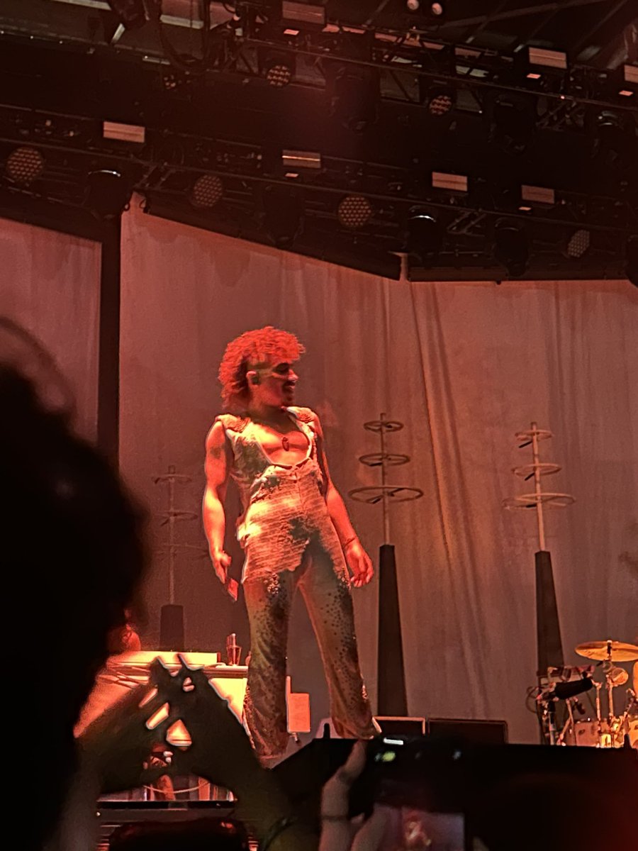 liinaevans13's tweet photo. simply the best night of my life if i met you yesterday I LOVE YOU https://t.co/23PJfG7QtW