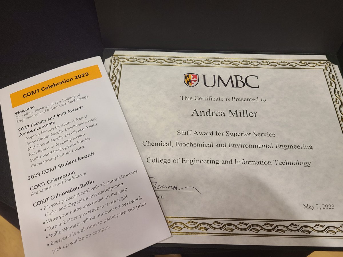 A_McMillen's tweet image. Thrilled to be recognized by COEIT and the faculty in
@UMBC_CBEE 

It is even better to celebrate with the #seniors and all departmental awardees. #UMBCEngineering