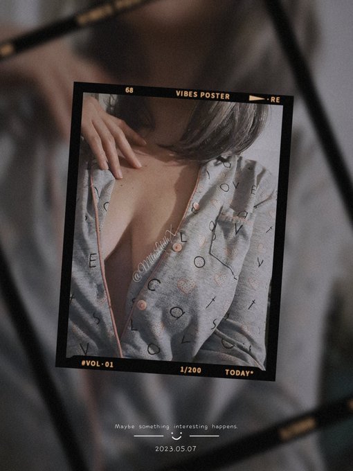 Une douce nuit &agrave; vous 💋 https://t.co/pGKgnCOdN4<a href="/tag/tittytuesday"class="tags"><span>#tittytuesday</span></a>