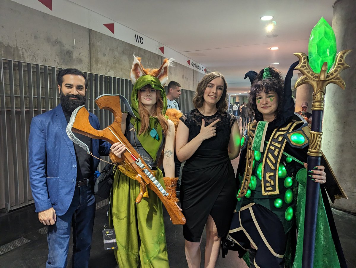 peachyxbell's tweet photo. My heart is so full I love the Dota community, so much amazing talent, cosplayers and people 💖 Thank you to everyone that came up saying they liked my cosplay or took a picture with me. Congratulations to @GaiminGladiator you're too strong 💪♥️ https://t.co/4TH5s2johU