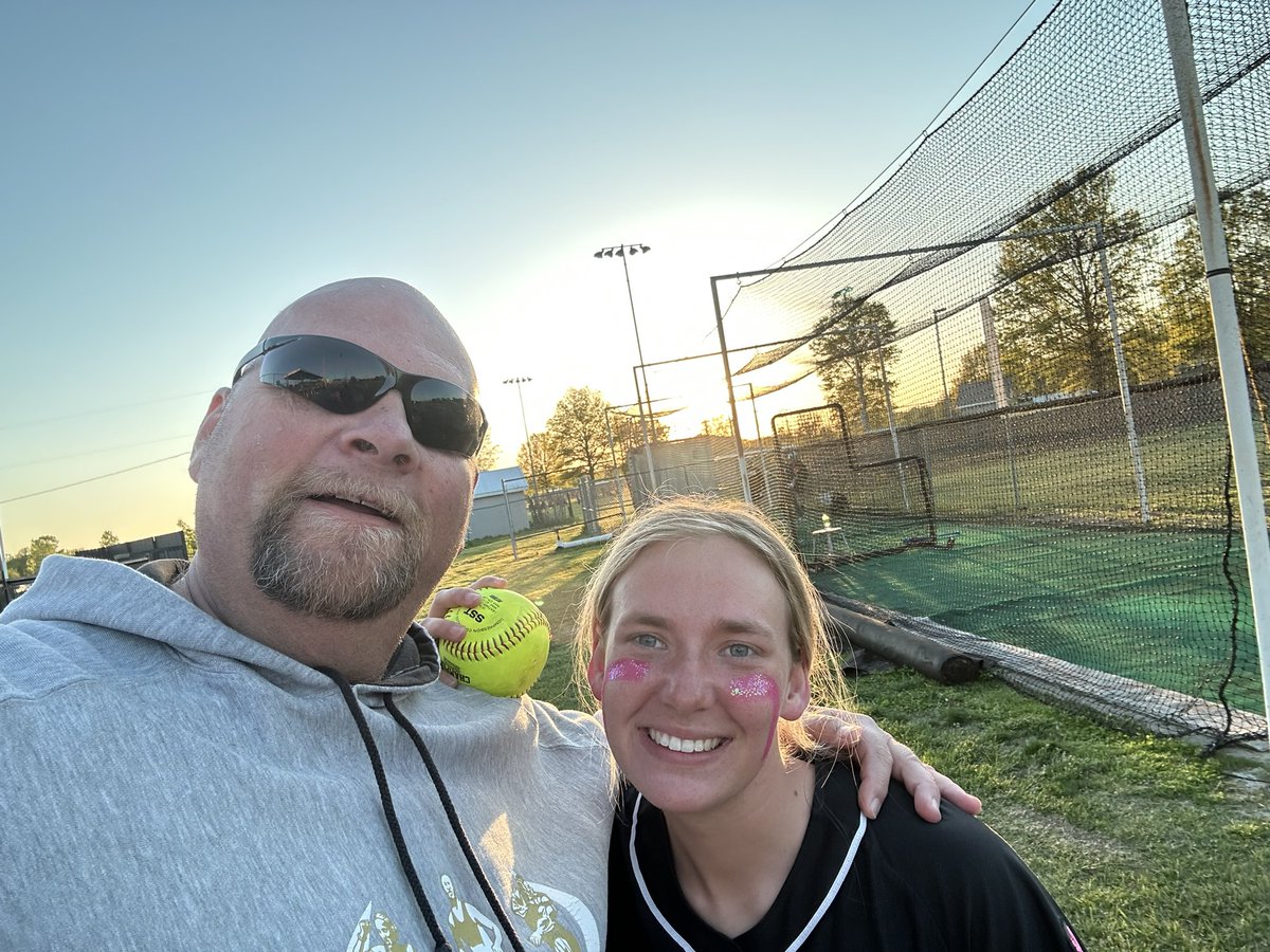 taaronmayes's tweet photo. Ashtyn’s Sr. Sunday! #2023Grad #gettingclosenow #enjoyeverymoment https://t.co/u9GlwCKMv3