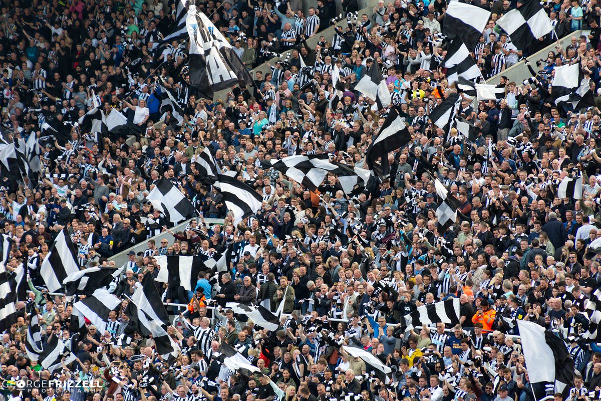 toonarmy59's tweet photo. A superb display of scarves and flags orchestrated by Wor Flags in St James' today - the noise was incredible from our fans but luck wasn't on our side today to get 3 points but our dream lives on! @worflags @ToonMouthTyne @Nusc2023 @ChronicleNUFC @ToontalkNews @NewcastleFansTV https://t.co/FE53eUjvvS