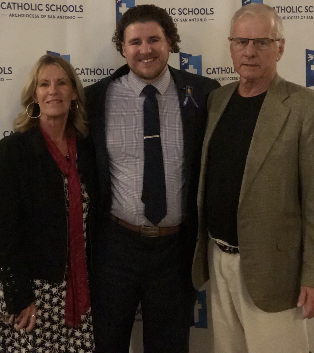 Proud of my son Dallas Educator of the year ⁦<a href="/IWHShamrocks/">IWHS</a>⁩ #calculusteachers