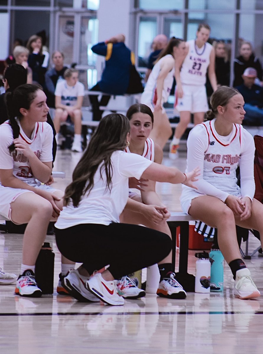 proud of the fight in this group! 🆙⏭️ Clash of Clubs! #flightFan #Flywithus ✈️ <a href="/FlightAAOGBB/">AAO Flight Girls Basketball</a>