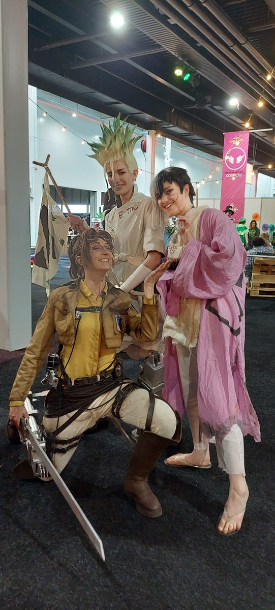 Violentineztea's tweet photo. To tired to tag anyone right now but some amazing Cosplayers at hmia https://t.co/EB6mkcvMPC