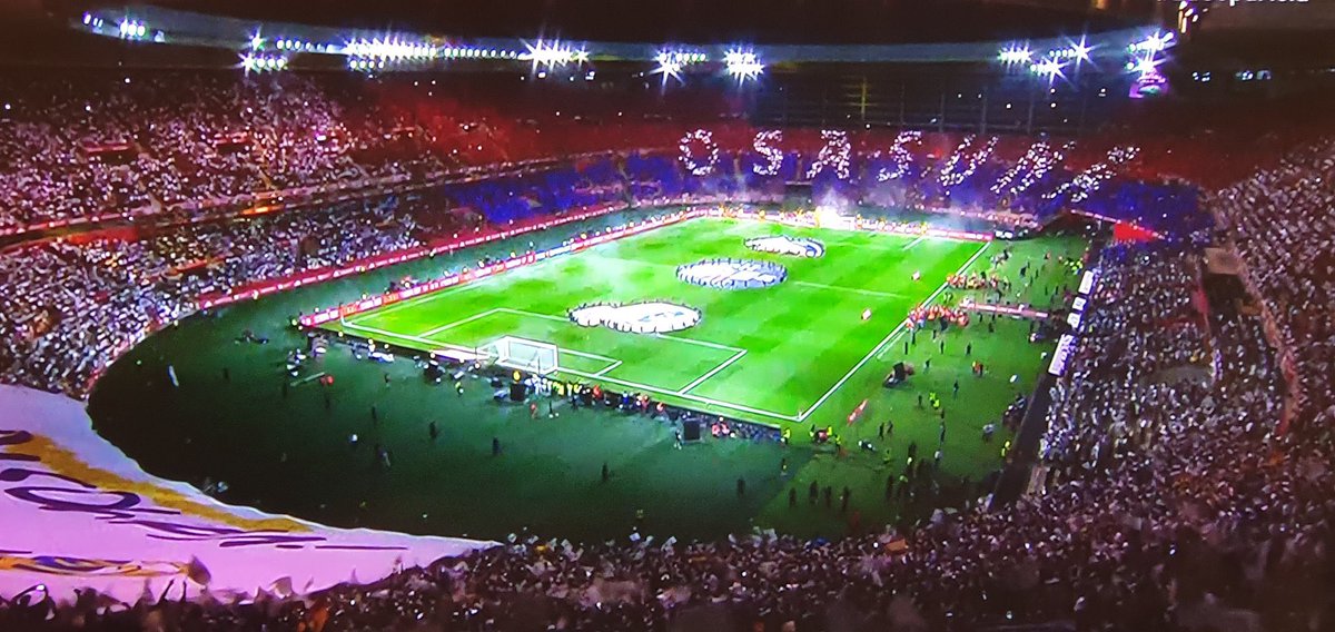 ArturoRojillo's tweet photo. No he comentado lo del mosaico, ni he visto comentarlo. Yo dudaba de que saliese bien, pero salió espectacular. 
Un buen ensayo para que se puedan hacer mosaicos en el Sadar.
Zorionak
@Osasuna https://t.co/aIl799SzVo