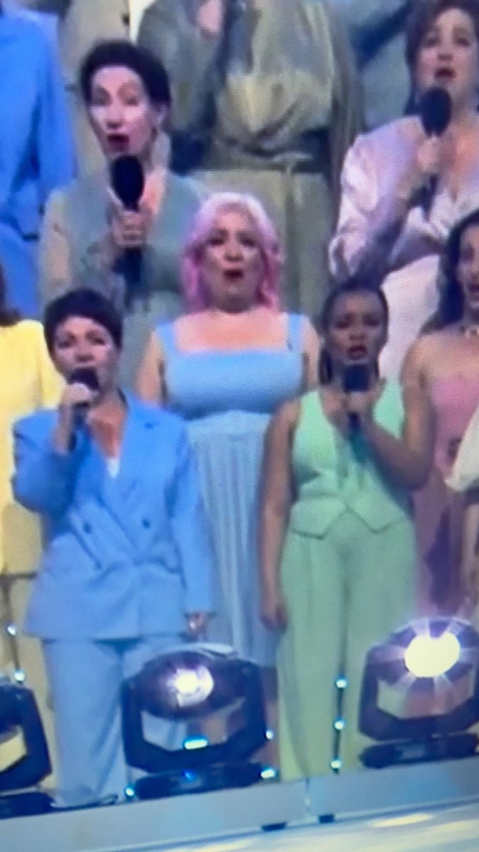 Mandyj72's tweet image. Watching my little sister sing with the royal opera house, so so proud 💕 absolutely beautiful performance #CoronationConcert #royaloperahouse #kingscoronation2023 #Coronation2023