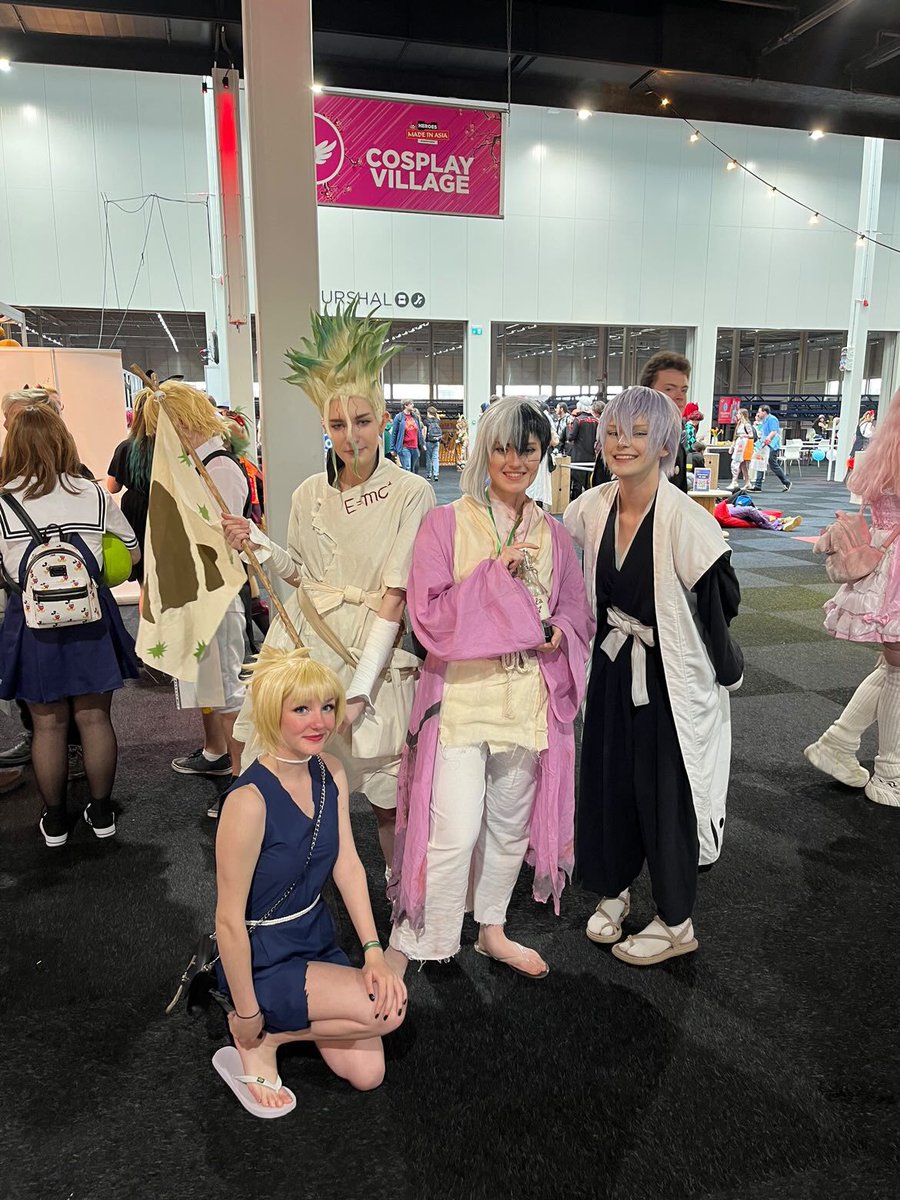 Violentineztea's tweet photo. To tired to tag anyone right now but some amazing Cosplayers at hmia https://t.co/EB6mkcvMPC