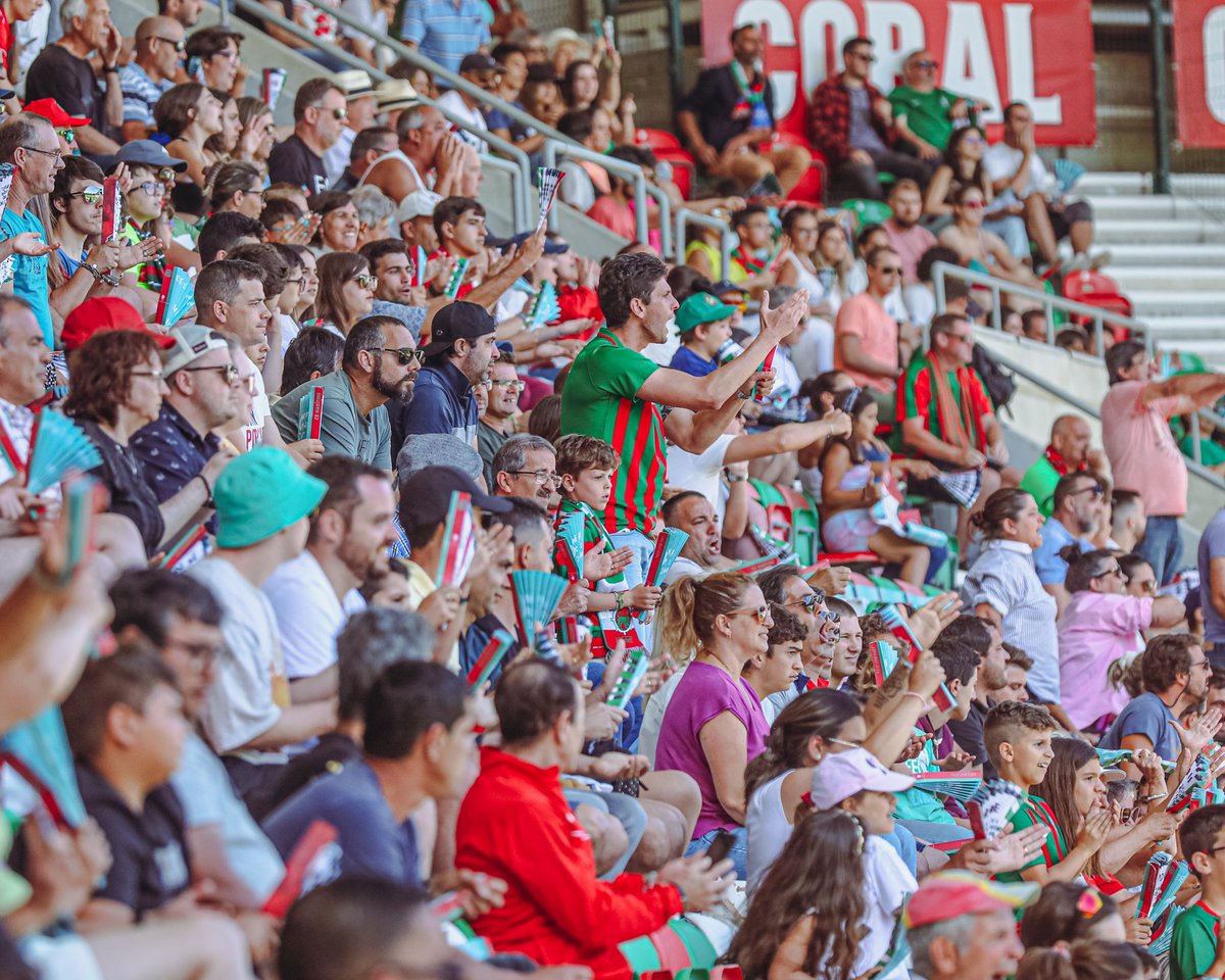 MaritimoMadeira's tweet photo. Obrigado pelo vosso GRANDE apoio no Caldeirão! 🙌💚❤️
#CSMRAFC ⚽️ https://t.co/qV8XEAZU5T