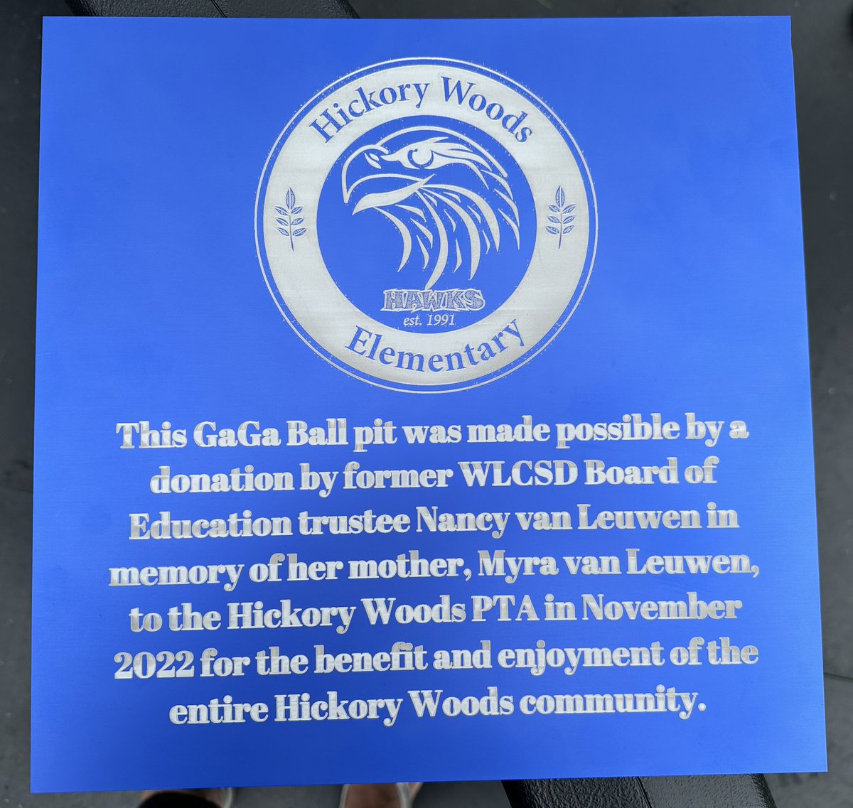 hwepta's tweet photo. Community- a group of people living in the same place and having something in common.  Generosity- the quality of being kind and generous
This weekend, some HWE parents (present AND past) built the newest addition to the playground!!! @HWE_Hawks @WalledLkSchools#WEareWLCSD https://t.co/NaRClMk7vW