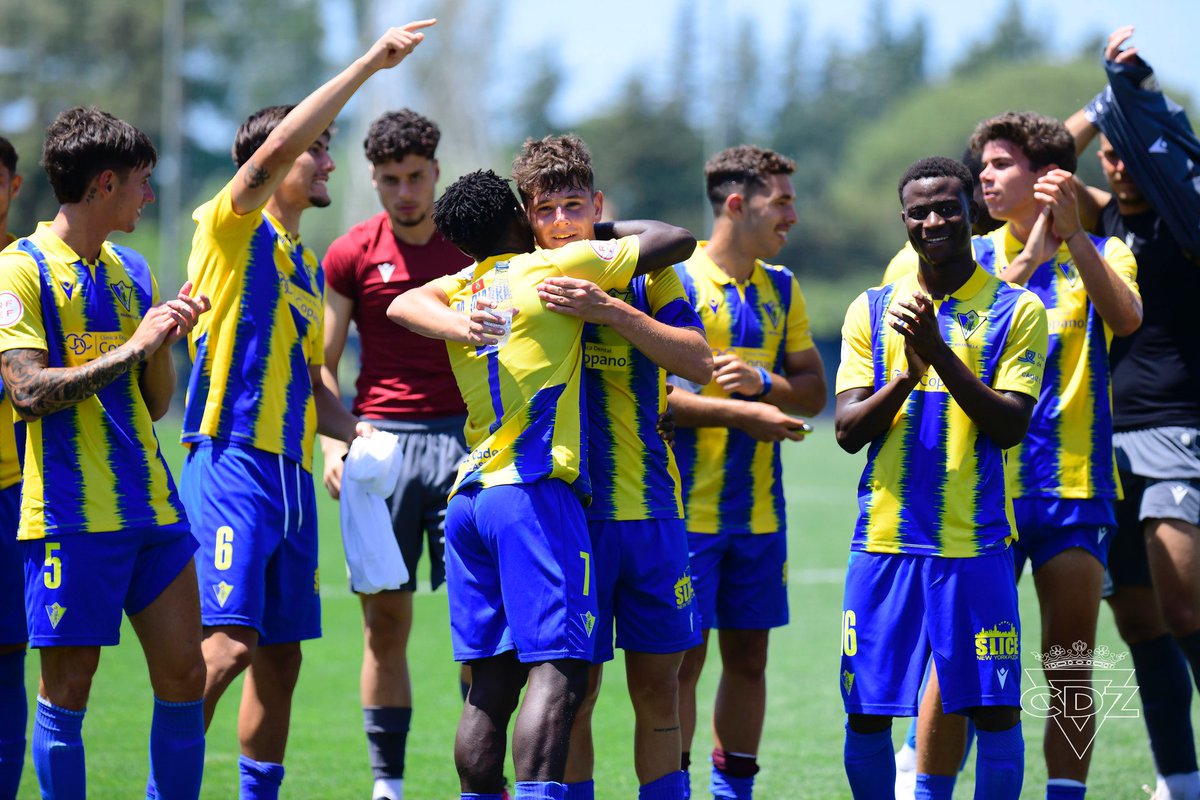 #Mirandilla 💛💙

😍🫂¡Buenas noches!