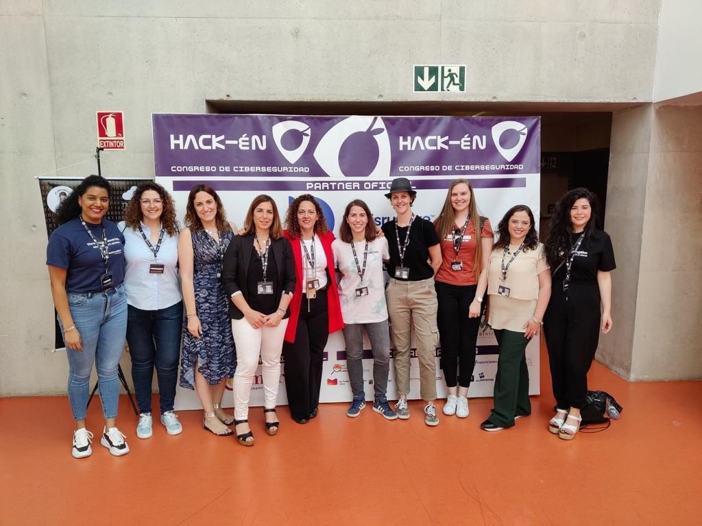 Mar Lopez (@marobserva) on Twitter photo El #talento ciber y las ganas de hacer cosas está en todos sitios, en esta ocasión entre olivos en <a href="/Hack_en_/">Hack-én</a> Ilusionada por encontrar talento femenino. Gracias por todo y en especial a <a href="/nicomda/">Nico Moral</a> por contar <a href="/Women4Cyber_SP/">Women4Cyber_Spain</a> Nos vemos pronto! El #talento ciber y las ganas de hacer cosas está en todos sitios, en esta ocasión entre olivos en <a href="/Hack_en_/">Hack-én</a> Ilusionada por encontrar talento femenino. Gracias por todo y en especial a <a href="/nicomda/">Nico Moral</a> por contar <a href="/Women4Cyber_SP/">Women4Cyber_Spain</a> Nos vemos pronto!