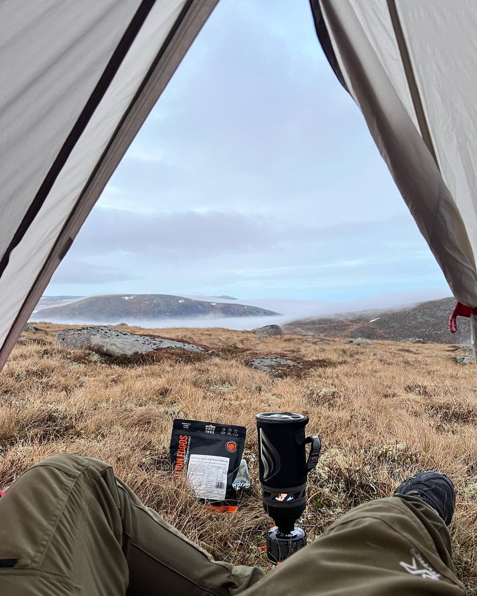 ExpeditionFoods's tweet photo. Enjoying the cloud inversion from my wild camp spot next to the summit of the munro Cairn Bannoch 1012m on Friday night. Patiently waiting for the water boil so I can enjoy my dinner in the Cairngorms.

#scotland #hikescotland #summitcamp #hikingadventures

@summitaboutdanny https://t.co/VTLEKp6bGf