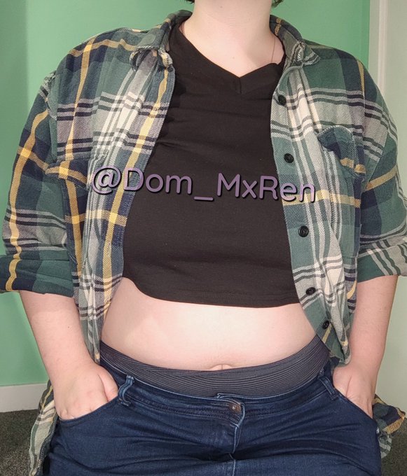 Do I look handsome? Or do I look stunning?  Jk, I'm both 😘 https://t.co/uxvOJTM52s