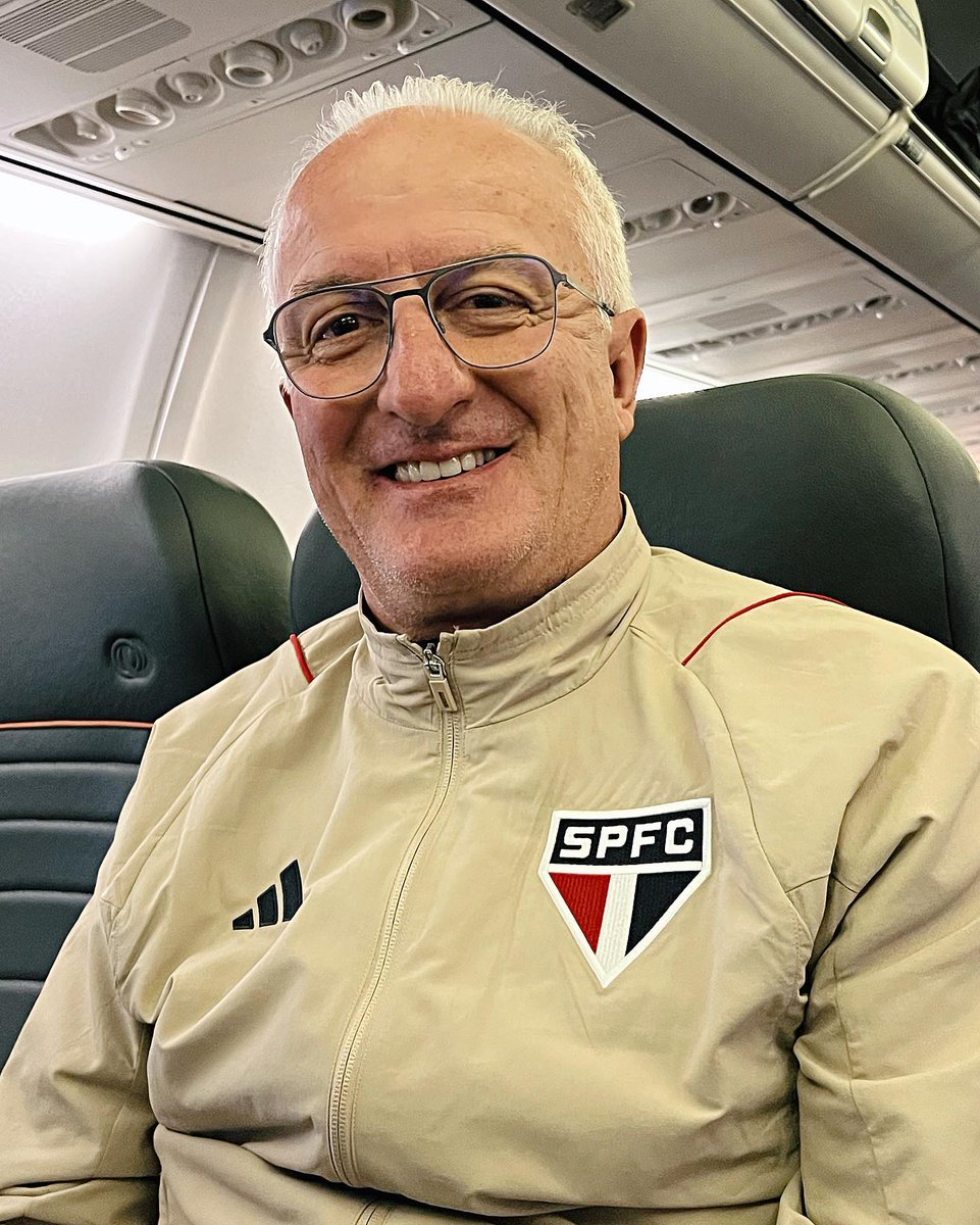 spfcinfoss's tweet photo. São Paulo sob o comando de Dorival Júnior:

⚔️ 5 jogos
✅ 3 vitórias
⛔ 2 empates
⚽ 7 gols marcados
🥅 1 gol sofrido
💯 73% aproveitamento

Sorria, professor! 😁🇾🇪 https://t.co/hBGsWYTRXc