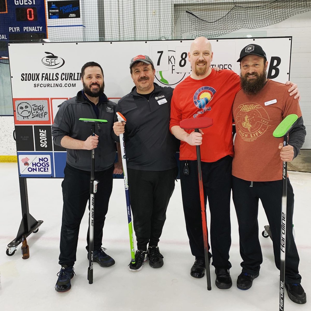 SiouxFallsCurl's tweet photo. 🥌 2nd Event: Team Kolbeck (Donn, Dan, Sarah &amp; Craig)
🥌 3rd Event: Too Weak to Sweep (Mike, Derek, Dan &amp; Nick)
🥌 4th Event: The Hailstones (Danielle, Samantha, Jeff &amp; MacKenzie) https://t.co/NlghKlOJCQ