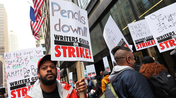 sonFN2020ent's tweet photo. #WGAstrong #Sundayβ¨
Join NYC, LA
β¦@WGAEastβ©
β¦@WGAWestβ©
#WritersGuildStrike2023
#Writers #Screenwriters
#TVwriters #Scribes
#WritersofTwitter #ScreenwritersofTwitter
#WGAWriter #PreWGA
#WriterBoost #WriterLift
#DirectorsGuildofAmerica#SAGAFTRA #ProducersGuild #WGA https://t.co/AfB76A26zS