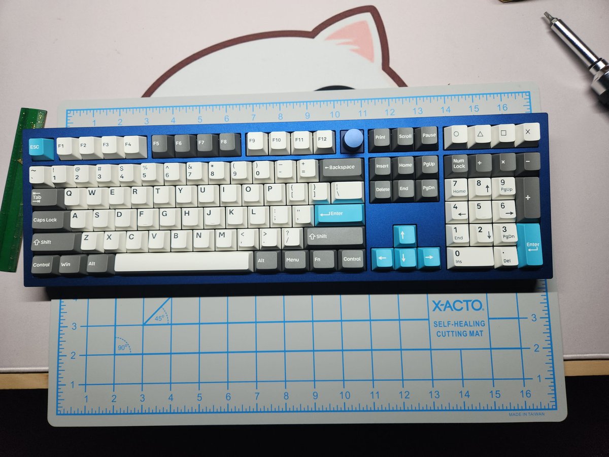 twilitekeys's tweet photo. We're back on the grind, another build but this time for a graduation present! https://t.co/x4KKb81Beq