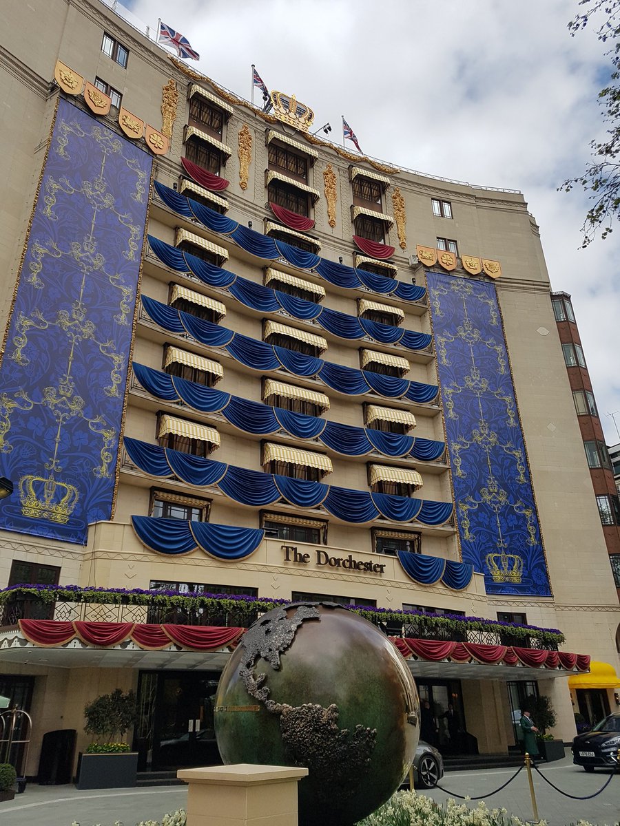 The Dorchester on Park Lane today, recreating the façade designed by Oliver Messel for the 1953 coronation.
