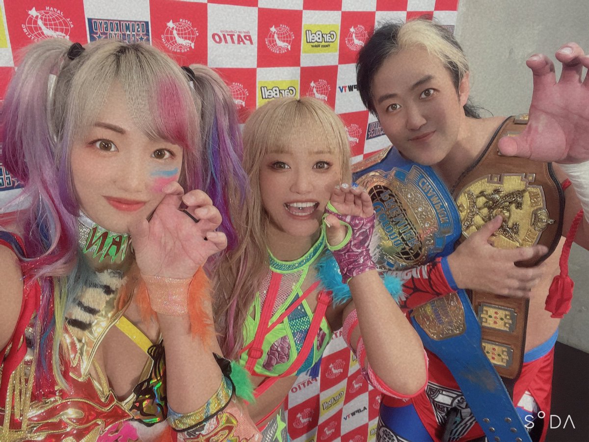 Always great seeing my former students, striking our dojo’s <a href="/NamikazeMei/">Mei Namikaze</a>’s pose. - Jaydayne