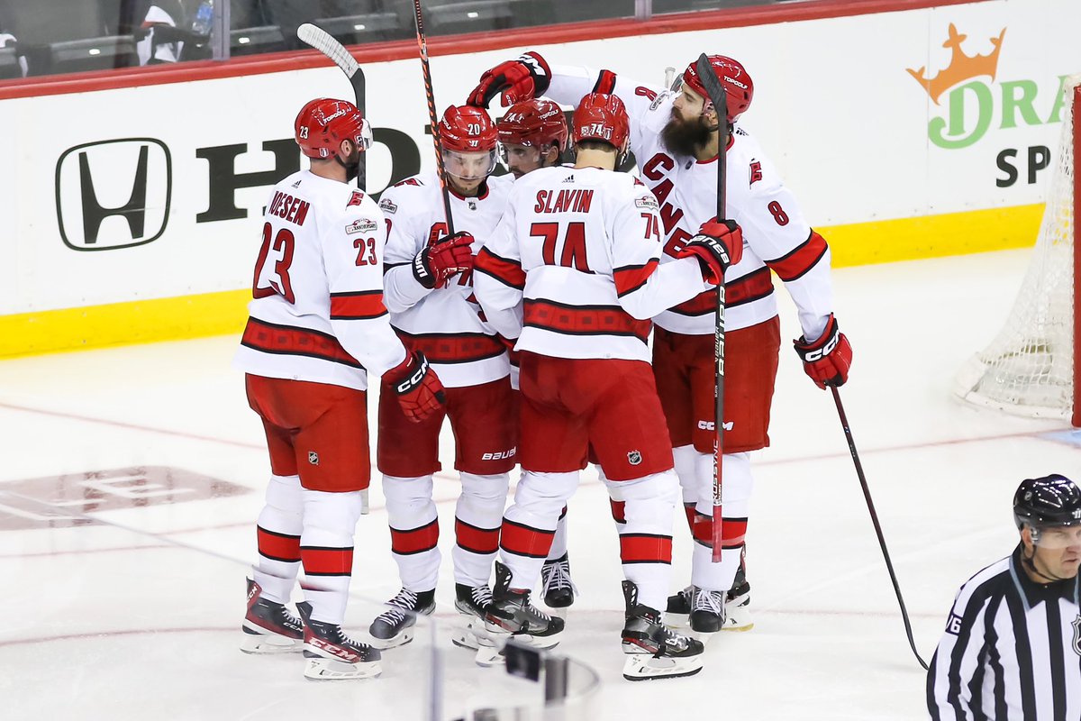 jmstarr_'s tweet photo. Both sides got to have some fun in the second period. Highlights: #NJDevils Devils Hischier with his first of the postseason and #Hurricanes Martinook scored on a penalty shot. Shot for @TheHockeyWriter https://t.co/x6PeQ82yFf