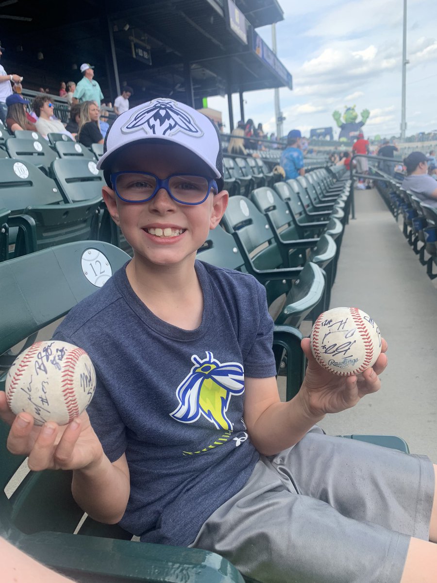 MrsLaneSS's tweet photo. Taking in a Fireflies game! AJ gets to be a spectator today! AJ has been able to get to know some of the players by working here with the camera so today he was able to get signatures for Andy and him. So cool! Hubby is working the game today. 🤗😉💙💙💙💙#letsglow https://t.co/Z4I62g3YFn