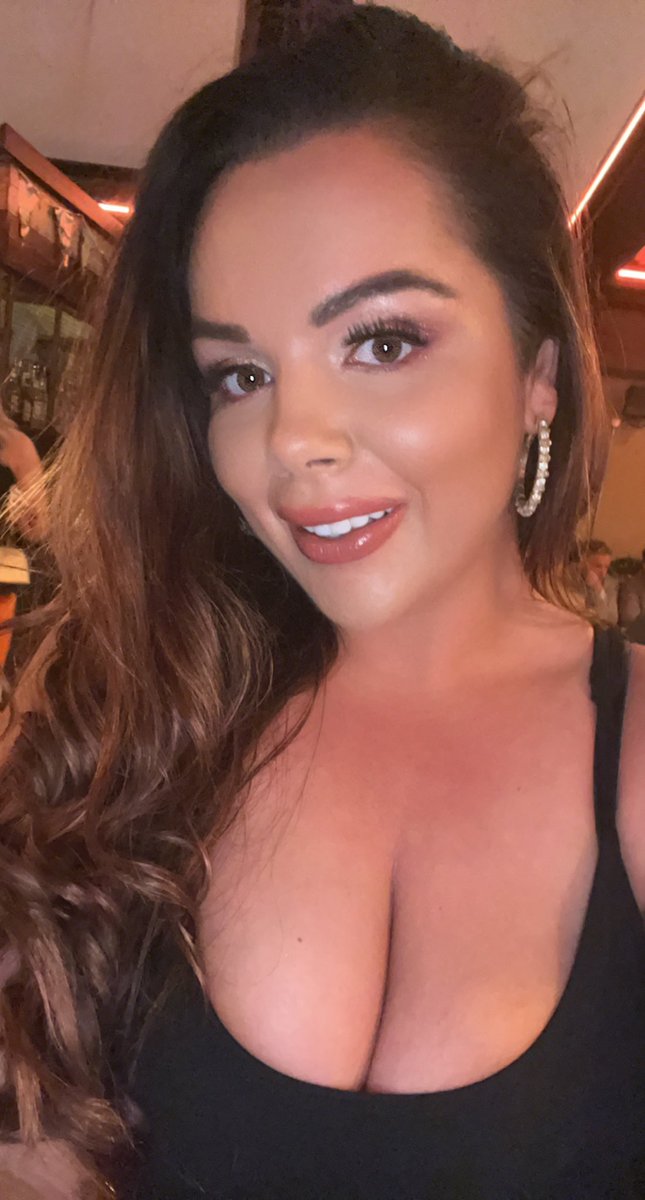 nadia sapphire on Twitter: "Out & about 😘"