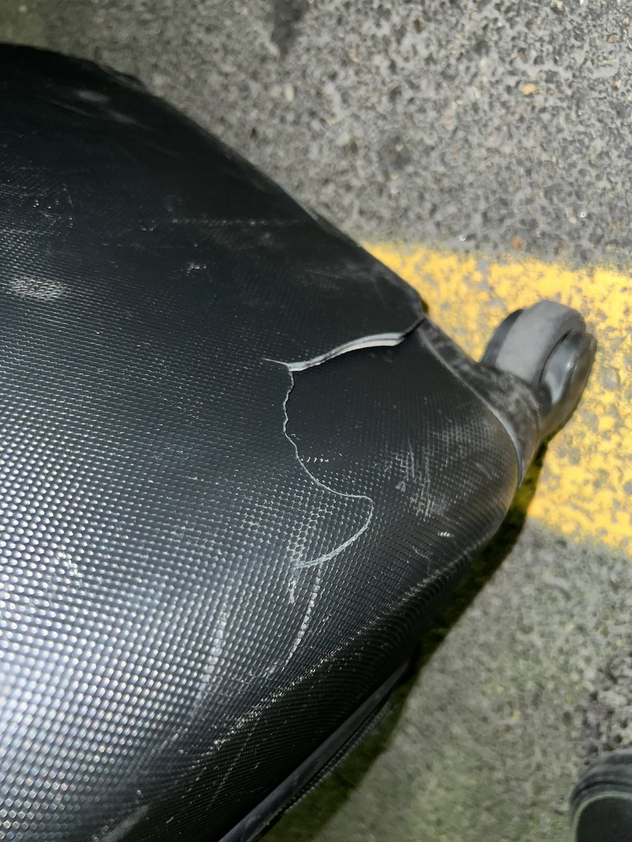 joethomasld's tweet photo. Thanks @British_Airways and damage to a pelicase too (which is impressive) baggage handling very clearly not looking after any bags or care at all.. LHR > VCE .. and a delayed flight.. https://t.co/HamAC47Ogo